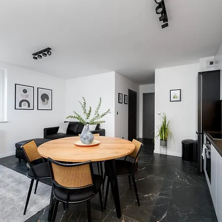 Deluxe Cannes 51 By Bookinghost *