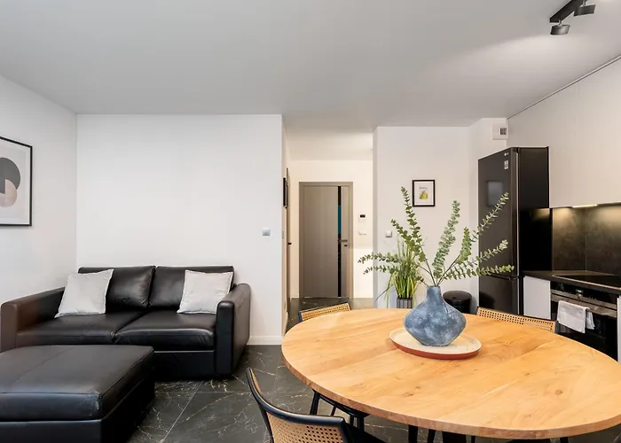 Deluxe Cannes 51 By Bookinghost